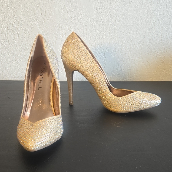 Kiss & Tell Shoes - Kiss & Tell Golden Heels